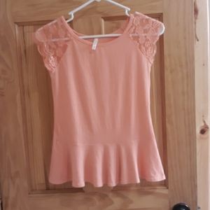 Super cute peachy shirt